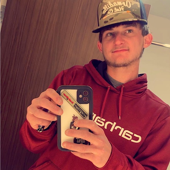 Meet your Posher, Taylor - Picture 3 of 4